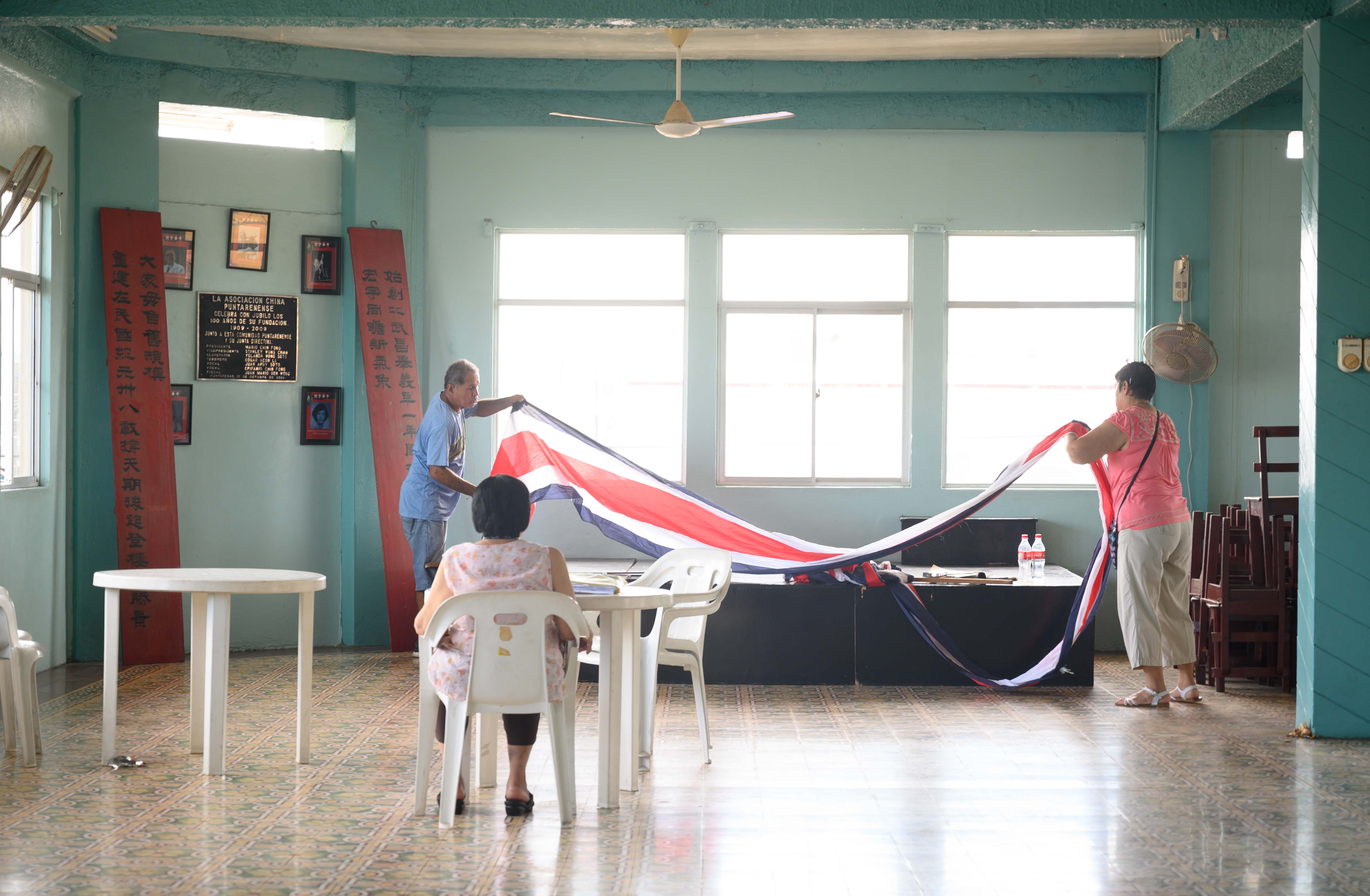 5. Preparing For Día De La Independencia At The Asociación