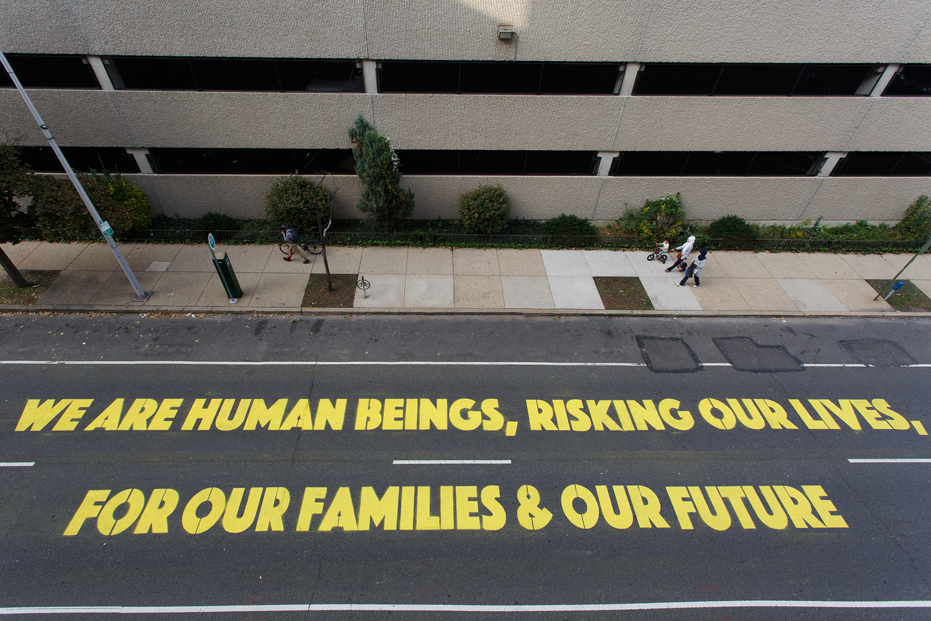 Familias Separadas    Somos Seres Humanos (we Are Human Beings) © 2015 Michelle Angela Ortiz. United States Immigration And Customs Enforcement, 1600 Callowhill Street, Philadelphia. Photo By Steve Weinik.